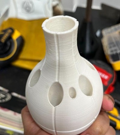 End-effector holder for IRB6700